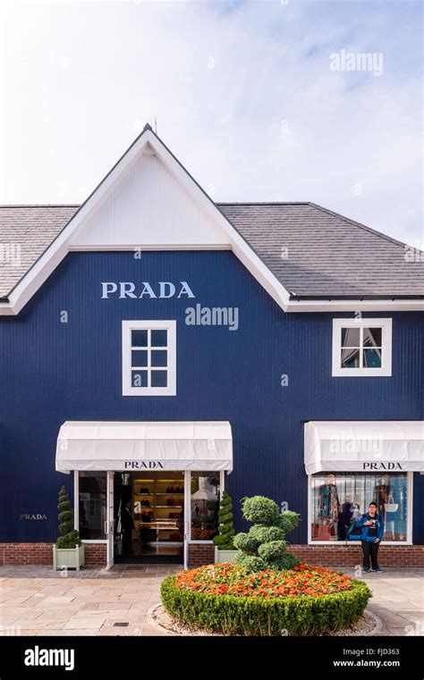 prada bicester village outlet